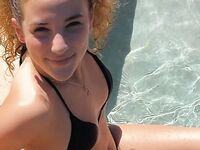 Sofie Dossi sofiedossi