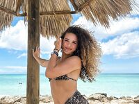 Sofie Dossi sofiedossi