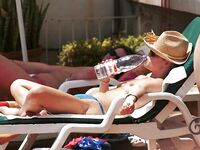 Amanda Holden Amanda Holden, noholdenback