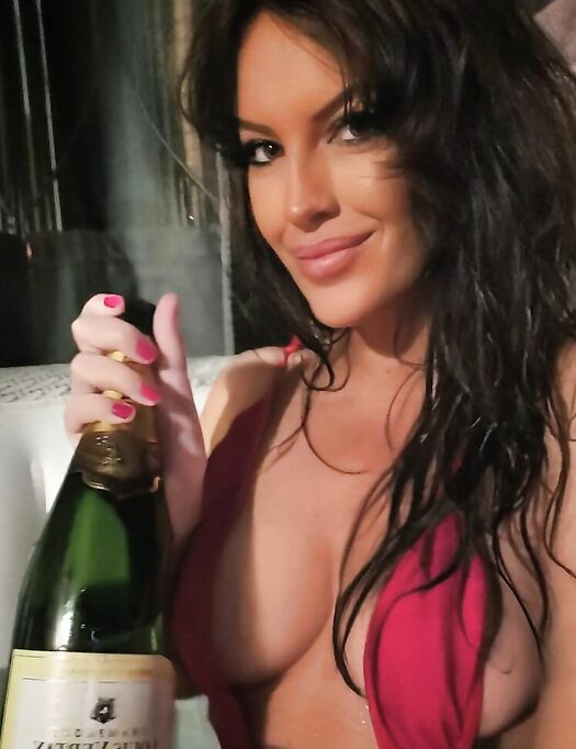 Vicki Walker toriwalker, vickiwalker__