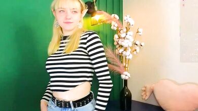 Interactive Asian teen Daisy Belding strips down & dirty talks dirty with her cheapest-privates-teens on Cam Stripchat