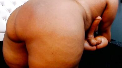 Interactive Cam Stripchat with a Young Colombian BBW: Watch Her Get Her Big Ass Pounded and Twerk for Your Erotic Pleasure