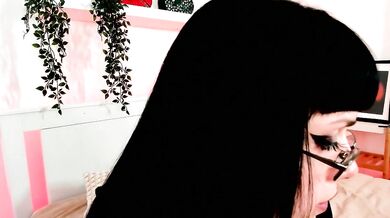 Riverlyyy's dirty-talk yoga session will make you want to strip and join in!