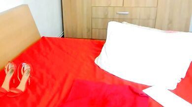 Wildalissa's hot anal play with dildo and vibrator - MILFs love it!