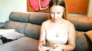 Nura_n_ Sarah & Sarah's Double Penetration Twerk: A Hardcore Russian Stripchat with a Russian Blonde