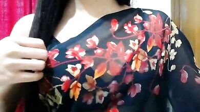 Indian teen Taisina deepthroats & toys in front of camera for the cheapest price in stripchat