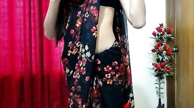 Indian teen Taisina deepthroats & toys in front of camera for the cheapest price in stripchat