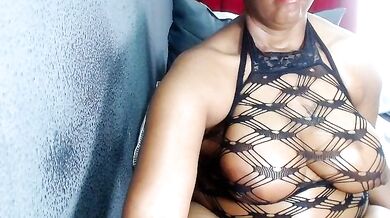 CreamBumx's hot fetish-filled video stripchat with south-african ebony-foot-fetish babe