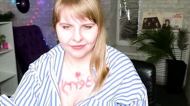Lexy_Lait strips, talks dirty & jerks off to your VR commands