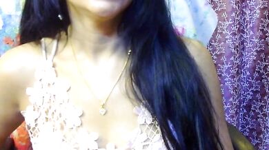 Moni2's tight pussy gets fingered and licked in a stripped-out striptease