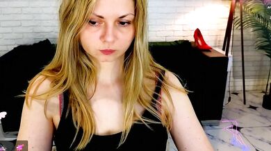 Interactive-toys blonde with oil-show strips & gives best price-privates handjob to young stud