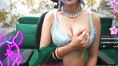 Watch Sassy Sonia's naughty office strip in HD - Petite Indian babe squirts while getting her tight ass drilled!