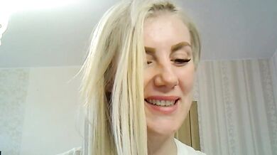 Anna Shark77 strips down and talks dirty with her cheap-privates in a hot, steamy strip chat