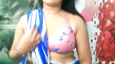MISTI_KOL's private stripchat with her cheapest-privates-indian friend in HD