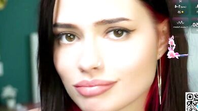 Watch HildBigge's athletic-redhead body strip and reveal her small-audience hairy body