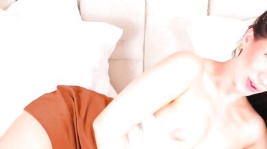 KiraKayleigh1's steamy solo strip dance with her toys & orgasmic fingering