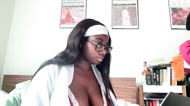 AveryJ99 strips & gets her ebony ass drilled hard in hot stripchat video