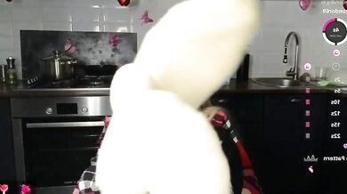 Watch Yoda21's young, hairy pussy tease and get dirty in stripchat with her small tits and young mistresses