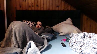 Watch BoeseMoni1998's private stripchat with a petite-young, titty-fucked, and middle-priced-privates