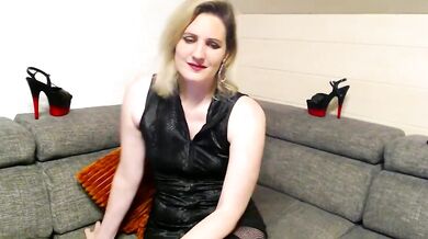 NoraNoxx strips down & gets naughty in a hot webcam show with dirty talk and nylon fetish