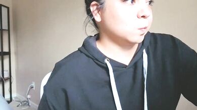 Kimmiakiss22's Interactive Masturbation Session: Nipple-Toys, Hairy Young American, and Best of Lovense