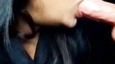 Watch Sheela_oshovadi's steamy strip-tease & finger-bang with a big dildo & vibrator!