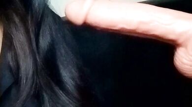 Watch Sheela_oshovadi's steamy strip-tease & finger-bang with a big dildo & vibrator!