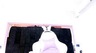 Cloee_Katz_ dominates in hot doggy-style action on Cam Show Recordings