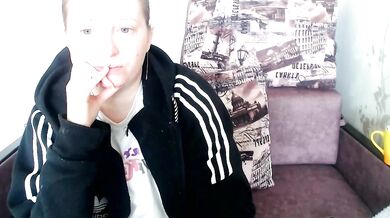 Angelsexysweet's deepthroating and double-penetration skills will make you want to cum