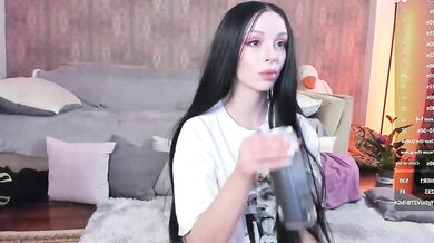 Youreyesrgasm's tight young body squirts while she's topless & gives the best blowjob on Cam2Cam