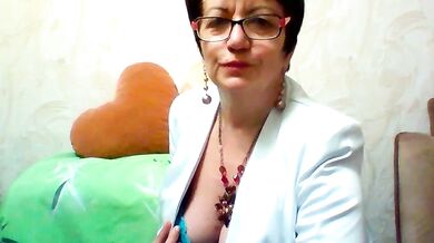 Lota5821: The Cheapest Brunette granny in town, showing off her naked body for the first time!