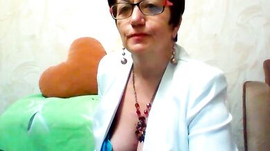 Lota5821: The Cheapest Brunette granny in town, showing off her naked body for the first time!