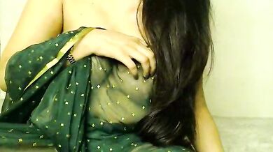 Sexy Indian MILF Swt_Shadow plays with her dildo & vibrator in upskirt pose