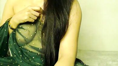 Sexy Indian MILF Swt_Shadow plays with her dildo & vibrator in upskirt pose