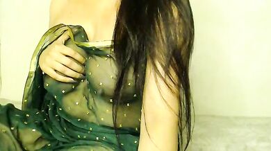 Sexy Indian MILF Swt_Shadow plays with her dildo & vibrator in upskirt pose