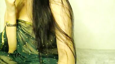 Sexy Indian MILF Swt_Shadow plays with her dildo & vibrator in upskirt pose