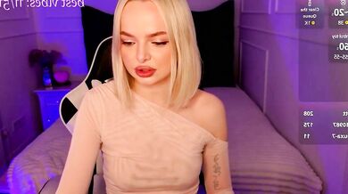 Dirty-talk: Petite-white blondie with tattoos twerks in heels and gets dirty with dirty talk