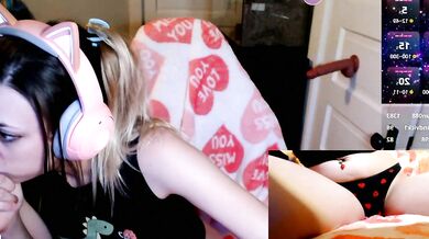 KierBearKisses' petite-white girl deepthroats and gives a blowjob in heels