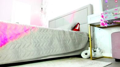 Your_bunnygirl's dirty talk & big tits get her to squirt while playing with toys in hot HD action