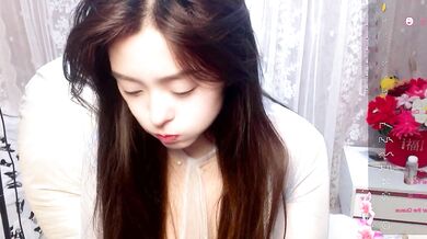 Petite Chinese cutie dream-77 roleplays with dirty talk & naughty toys