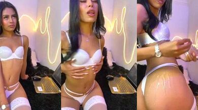Watch Michell_sr's tight latina ass tease and pleasure herself with a cheap vibrator and dildo in HD