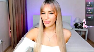 Leilalav's tight ass gets fingered, jerked, and deepthroated in this wild dildo-or-vibrator game