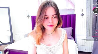 Kelly_Cuutie strips and teases in kinky upskirt video