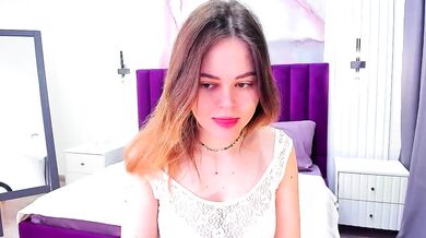 Kelly_Cuutie strips and teases in kinky upskirt video