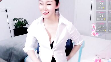 Watch Paopao-a, the sexy Chinese MILF, give a kinky public BJ and get off with a finger in her wet pussy