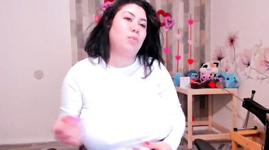 Bigt3ti's tight young pussy gets toyed and licked to orgasm