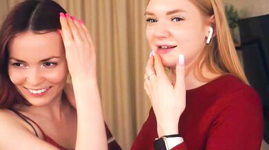 EllenReeves shows off her oil-drenched body and squirts in public