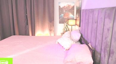 Tella_dream's dirty-talk corset will make you cum hard in seconds!