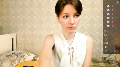 LynetteGoodharts is a hot cosplay babe who loves to tease her mistresses with her tits and hands