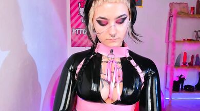 Lady_sontse_ - A Sexy Youngster with a Big Ass and Hairy Pussy in Nylon Lovense